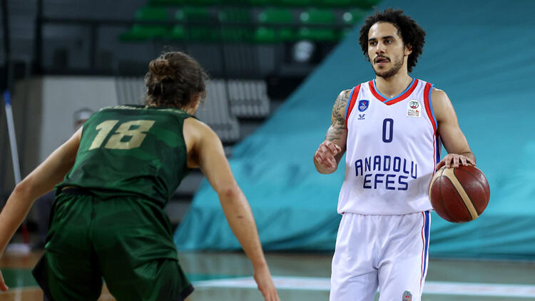 ING Basketbol Süper Ligi'nde Anadolu Efes, Darüşşafaka Tekfen'i deplasmanda 81-70 mağlup etti.